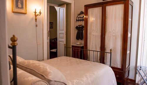 Economy Double Room (External Bathroom)