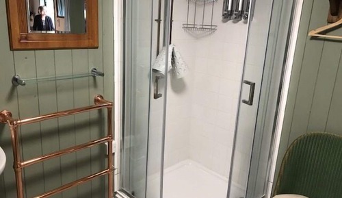 Classic Twin Room, Ensuite