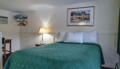 Room Queen Bed