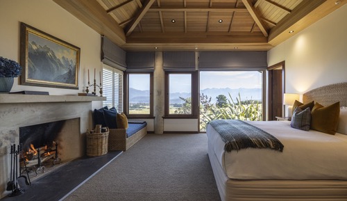 Deluxe Room, 1 King Bed, Lake View