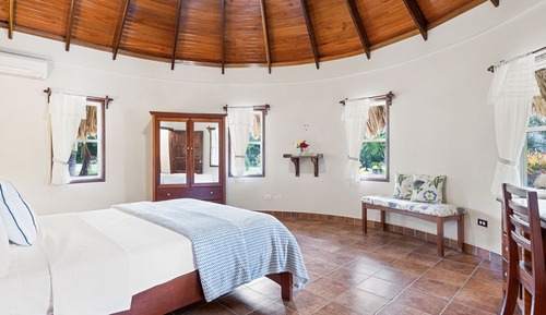 Bungalow, Garden View