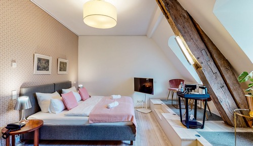 Deluxe Double Room (Kleines Gaubenzimmer)