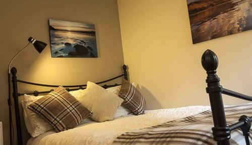 Double Room (Loch Mhor)
