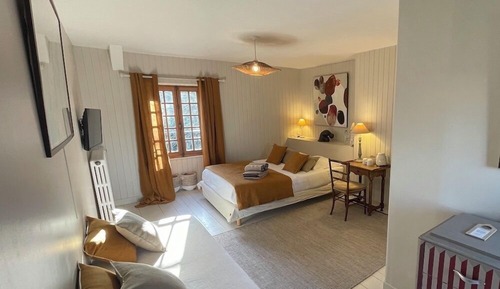 Hazelnut Room