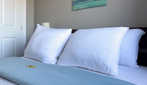 Deluxe Suite, 1 Bedroom, Kitchen, Partial Ocean View