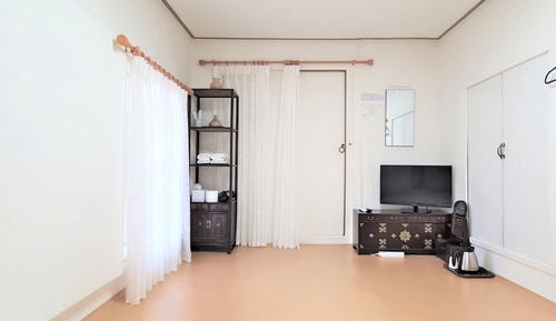 Traditional Single Room, 1 Bedroom (Middle Room)