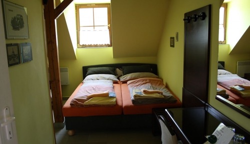 Classic Double Room, 1 Queen Bed (Pavlac 6)