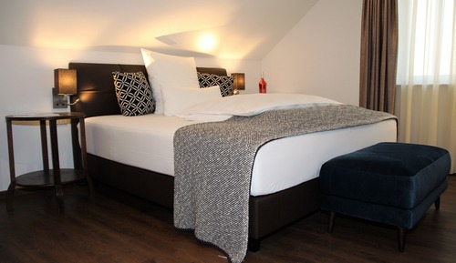 Deluxe Double Room, Bathtub