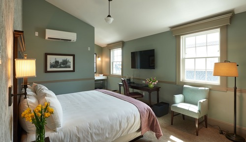 Room, 1 King Bed (Peabody)