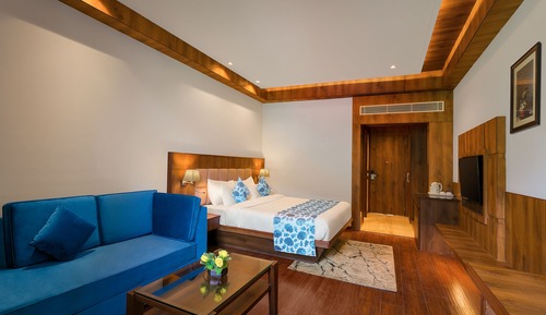 Premier Valley View Room With Balcony