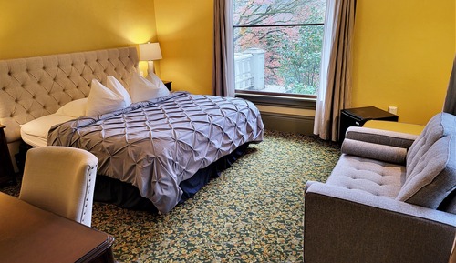 Deluxe Room, 1 King Bed, Ensuite