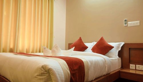 Deluxe Apartment, 2 Bedrooms, Kitchen, Garden Area
