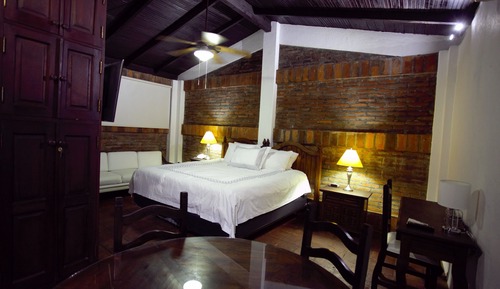 Deluxe Quadruple Room, 2 Queen Beds (6)