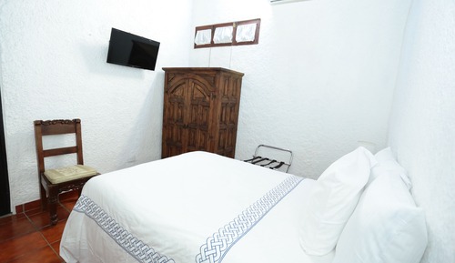 Junior Room, 1 Large Twin Bed (3)