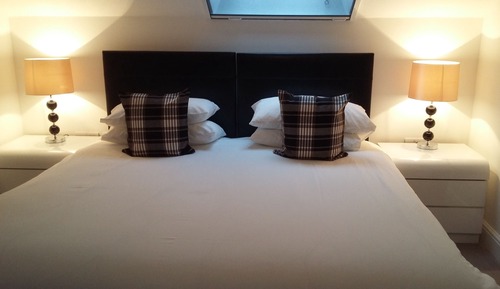 Super King En Suite, First Floor