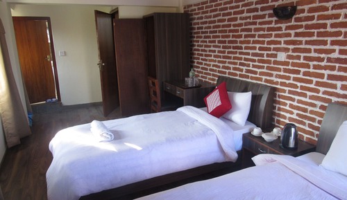 Deluxe Double Room, 1 Queen Bed, Valley View