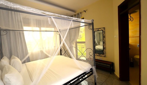 Deluxe Apartment, 3 Bedrooms, Non Smoking, Lake View