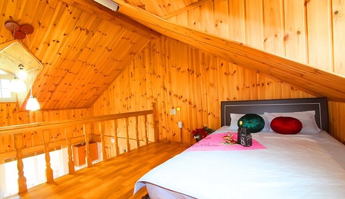 Room (Alps 6)