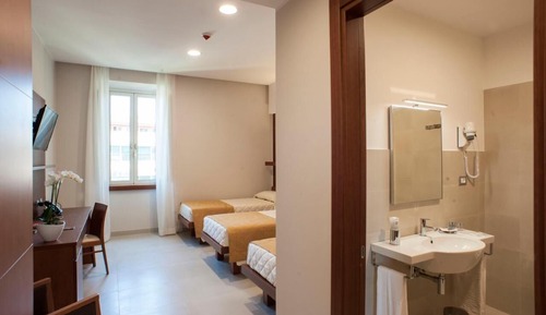 Triple Room