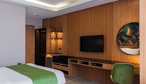 Premium Room, 1 Queen Bed, City View