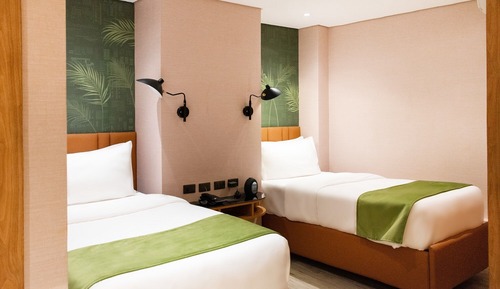 Basic Twin Room, 2 Twin Beds, No Windows