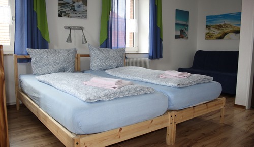 Basic Double Room Single Use, 1 Queen Bed
