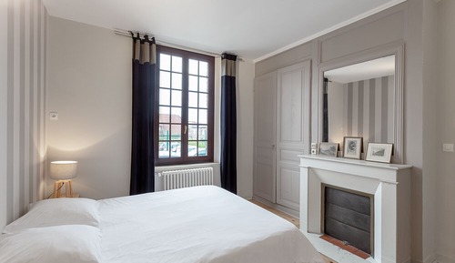 City Apartment, Garden View