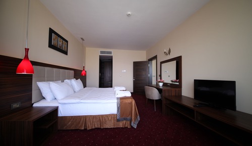 Suite, Jetted Tub