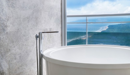 Ocean View Ambassador Queen Bed Suite (unlimited free entry to the water park & Lost chambers during