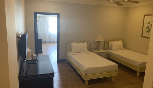 Family Room, 1 Bedroom