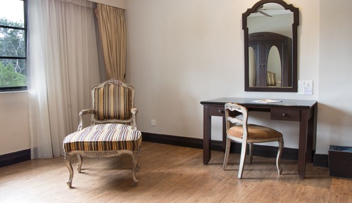 Deluxe Room, 1 King Bed