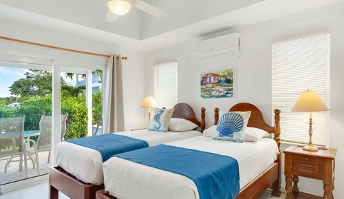 2 Bedroom Poolside