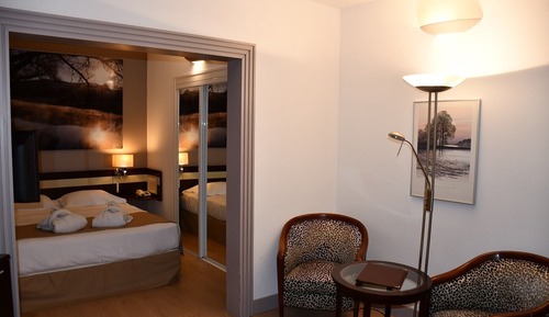 Junior Suite, Balcony, Garden View
