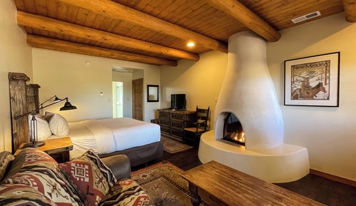 Superior Room, Private Bathroom, Mountain View (Turnargrove Suites)