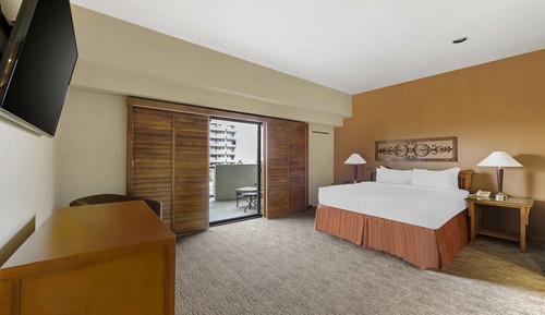 2 Bedroom 2 Kings Pool View Deluxe Suite