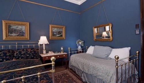 Spacious Room, Queen Bed, Private Bath with Spa Tub