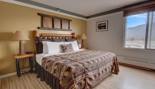 Premium Room, 1 Queen Bed, Mountain View