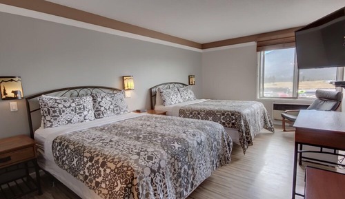 Premium Room, 2 Queen Beds, Mountain View
