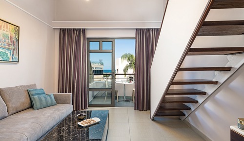Family Room, Pool View (Maisonette)