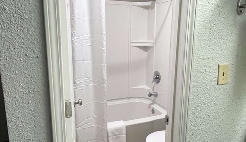 Deluxe Room, 1 King Bed, Smoking, Kitchenette