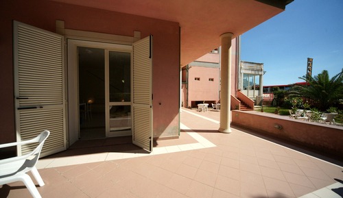 Studio, Patio