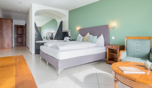 Junior Suite Single Use, 1 Double Bed, Lake View