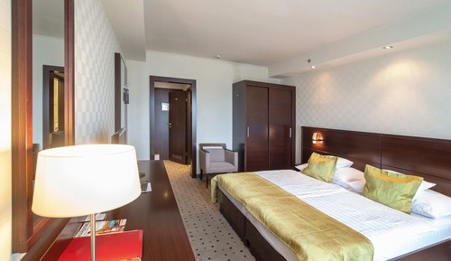 Family Room, 2 Bedrooms, Balcony