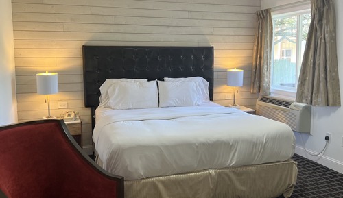 Standard Room, 1 King Bed