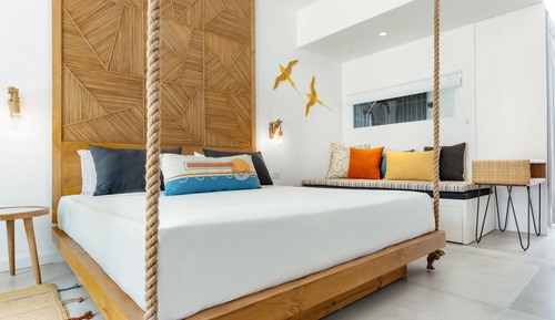 Room (Couple Swim-up)