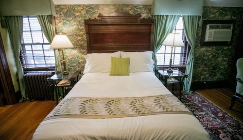 Room (Country Room)