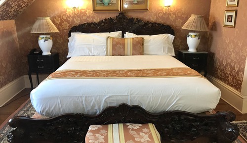 Room (Aphrodite's Retreat)