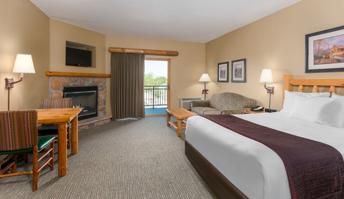 Wolf Den Suite - Water Park Included