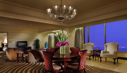 Suite, Lake View (Diplomatic Suite)