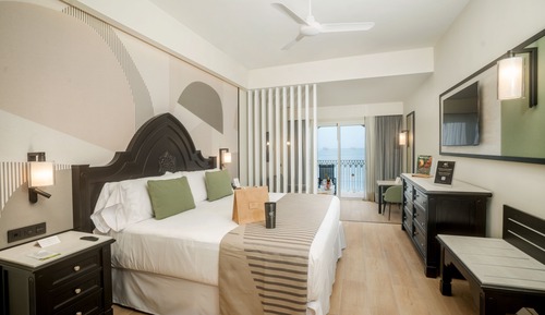 Junior Suite, Oceanfront (Elite Club, M)